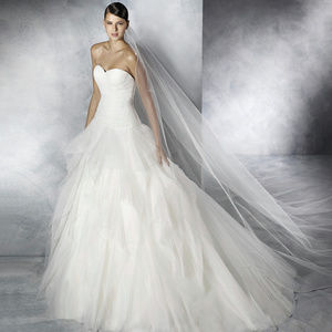 White One by Pronovias Wedding Dress Jadelin